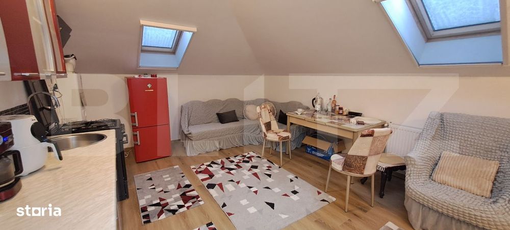 Apartament la mansarda, cu 3 camere, 60 de mp, in zona Teilor, parcare