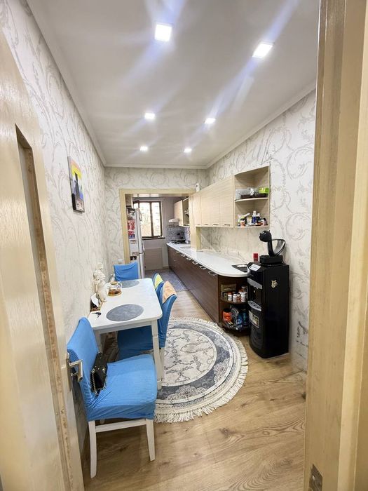 2/4/4 Буз Базар,Максим Горький,БИЙ метро,77 СЕРИЯ Кирпич,2*6 балкон