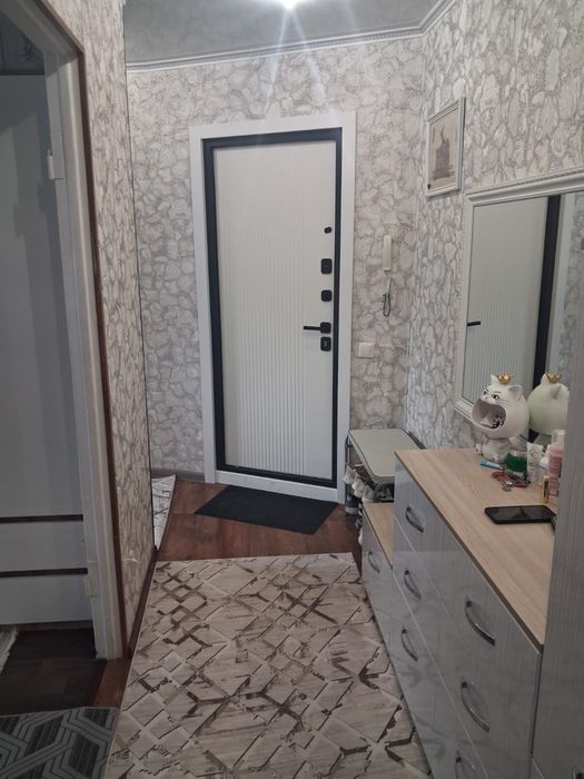 Продам трехкомнатную квартиру