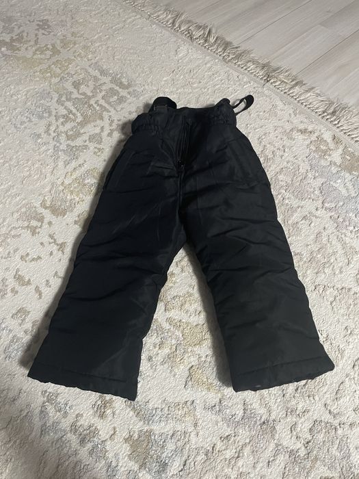 Продам комбинезон для девочки.