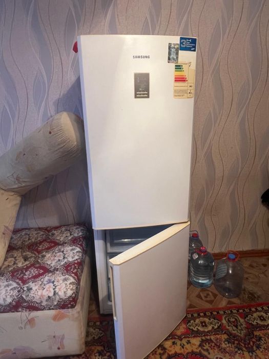 Продам холодильник Самсунг