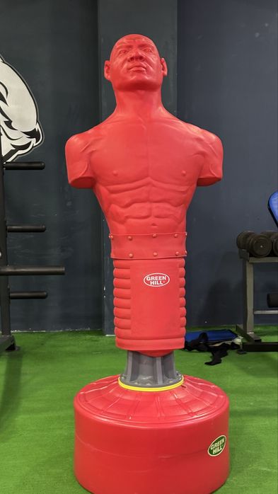 Продается Стошяший Мешон маникен