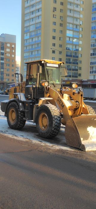 Уборка снега, мусора, опытный оператор