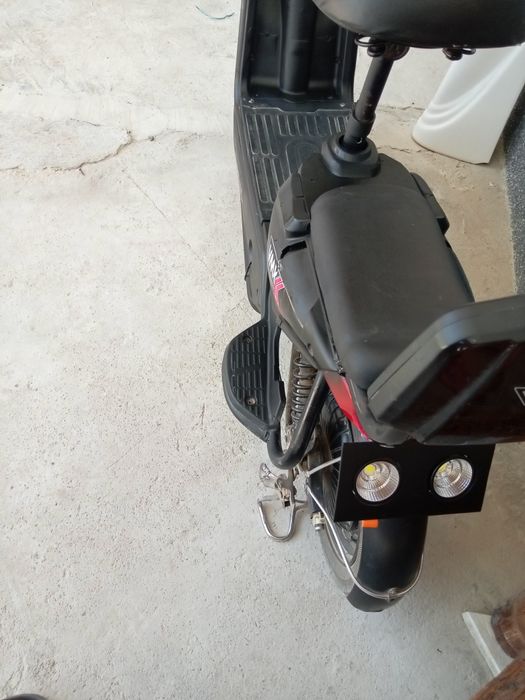 Skuter sotiladi narxi 1mln 400 umuman kami yuq