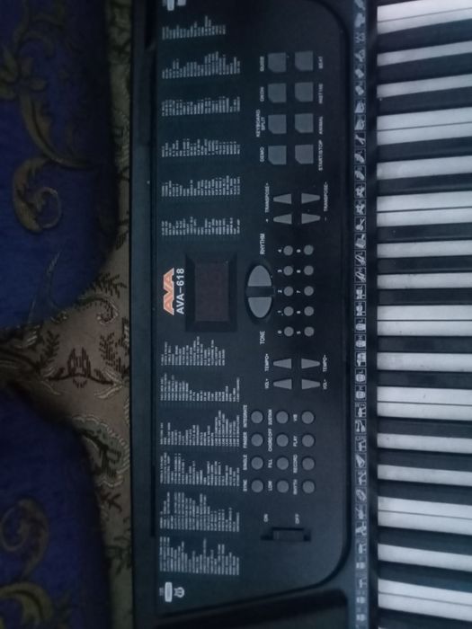 Синтезатор в хорошем состоянии