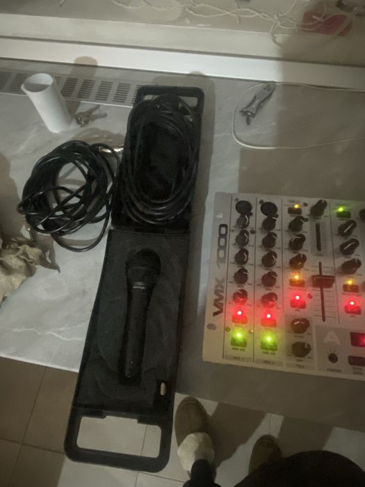 Vand set mixer behringer pro mixer vmx1000 microfon si laptop