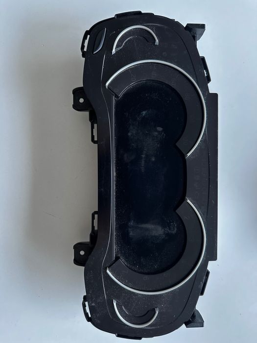 Полу-дигитален километраж BMW