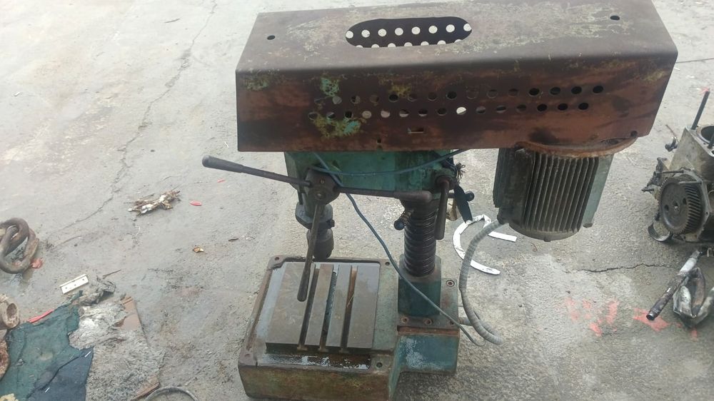 Настолный сверлельни станок