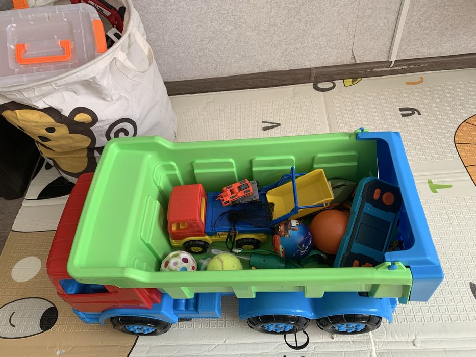 Машинка самосвал