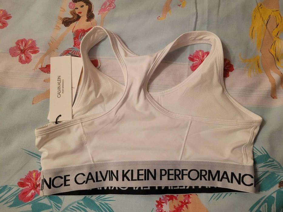Calvin Klein спортен сутиен