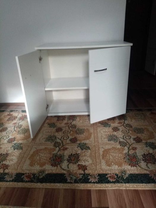 Vand Dulap cu uși MDF, preț 400