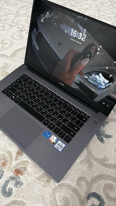 Ноутбук (huawei matebook d15)