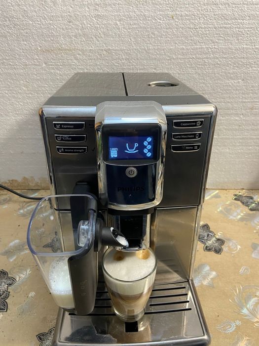 Espresor cafea Philips cu cana de lapte
