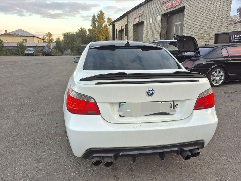 BMW E60 спойлер и козырек
