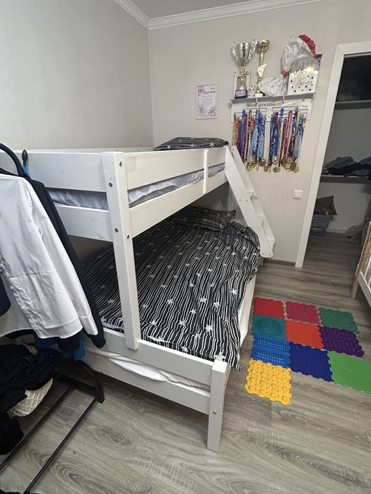 Двухярусная кровать