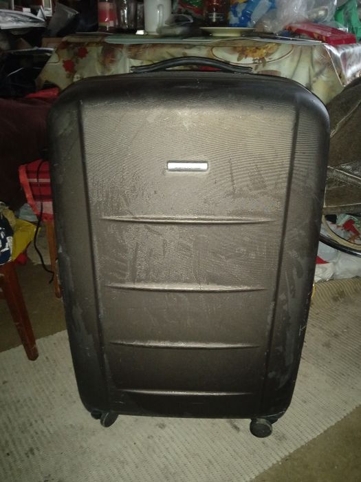 Луксозен куфар Самсонайт