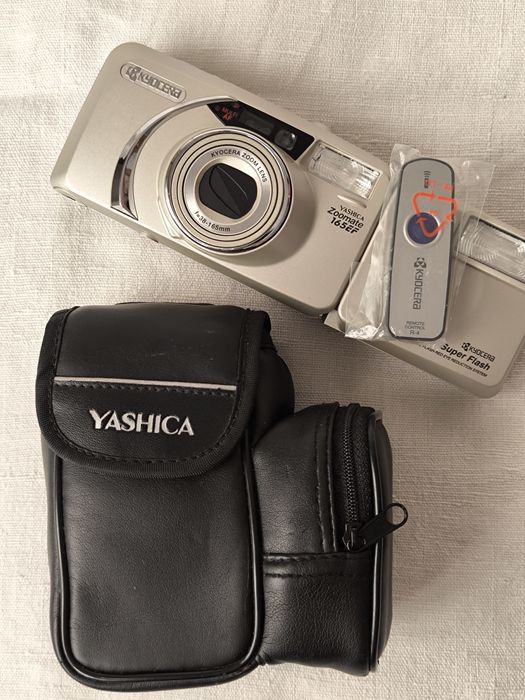 Olympus AF-1  (pre MJU) Infinity Mini (AF-1 mini) Yashica Zoomate 165 (cu flash și telecomanda)