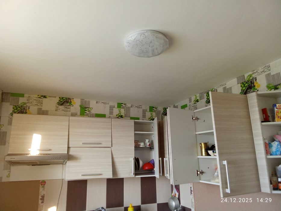 Продам угловой шкаф  (верх )