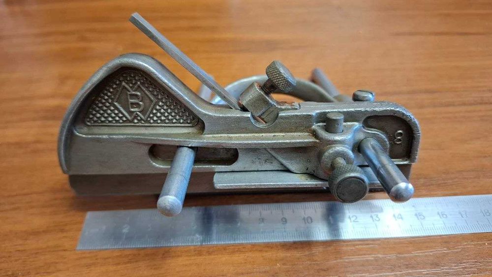 Шпунтубель - ручной столярный инструмент