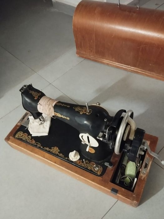 Ручная  швейная машинка