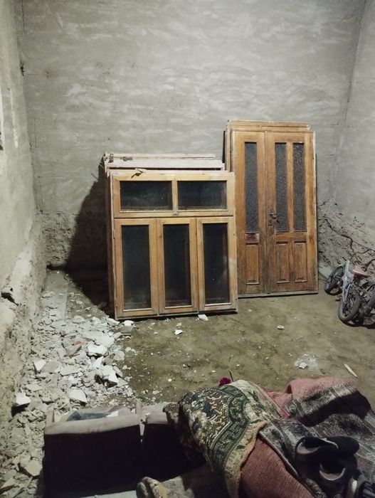 3 ta Eshik 2 toqali(500.000 dan) va 7 ta deraza romlari(300.000dan)