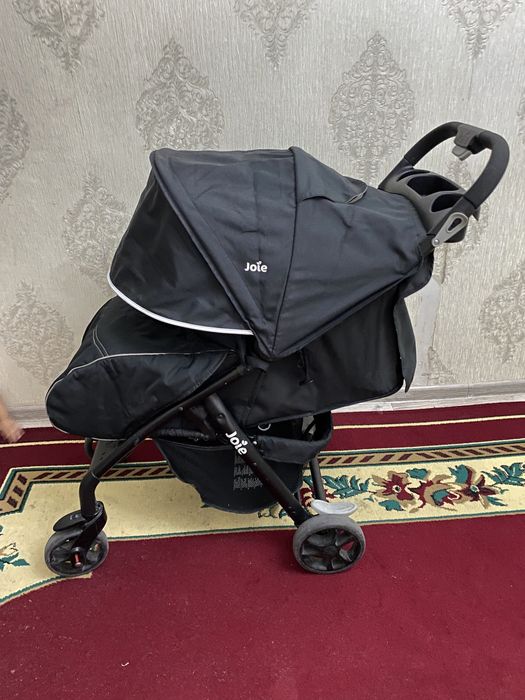 Коляска от бренда Joie
