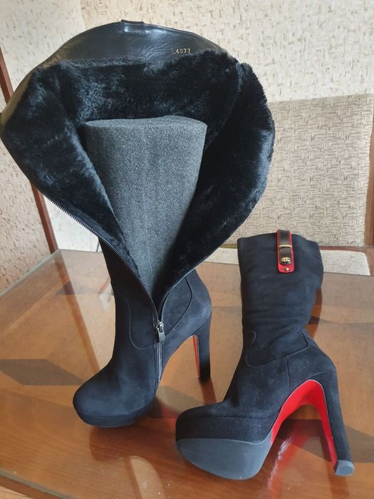 Продам новые ботфорты