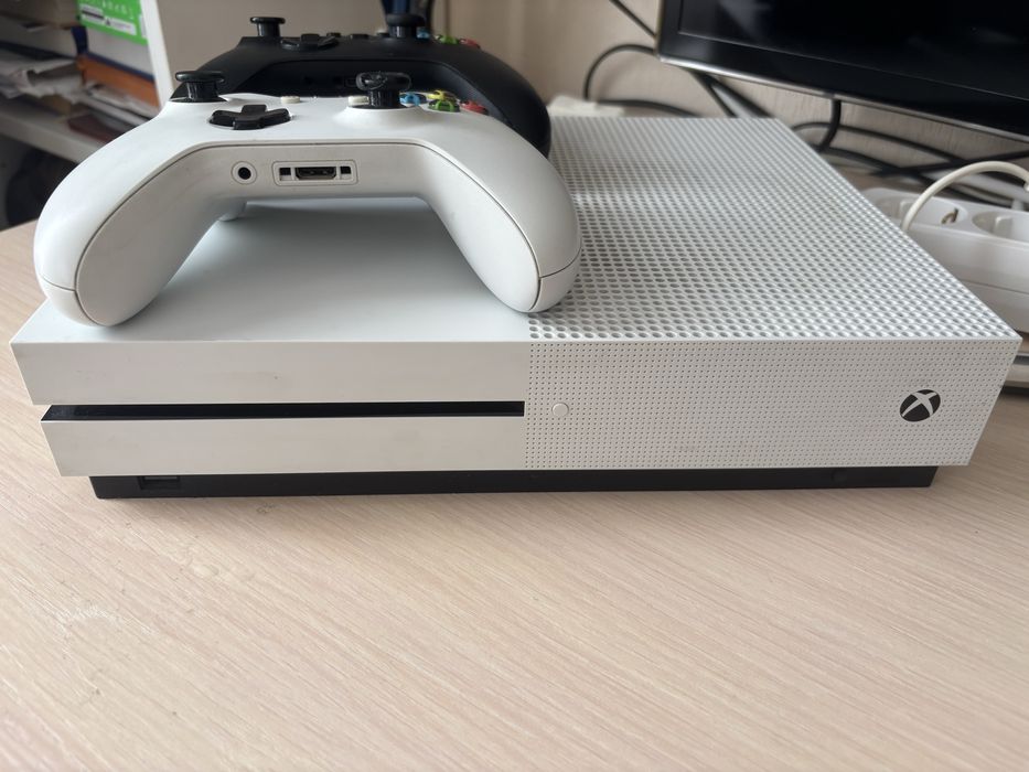Продам x box one s