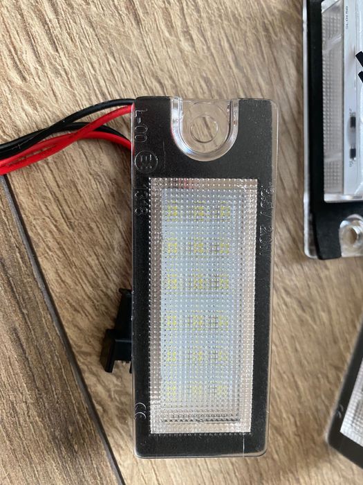 Лед крушки-плафони за номер на Волво Volvo