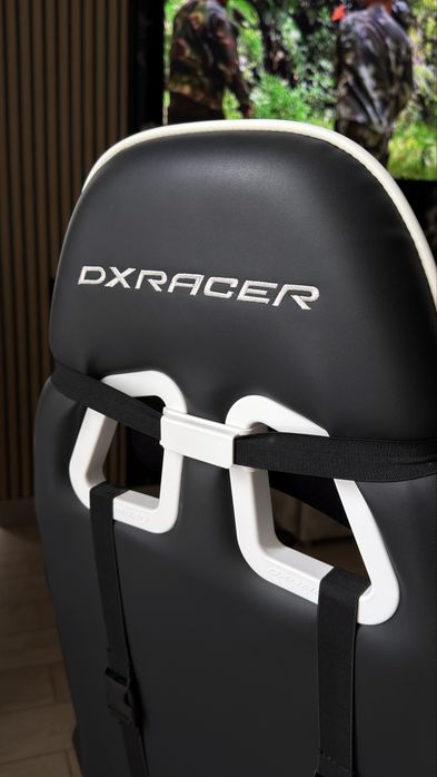 Продам игровой стул DXRACER