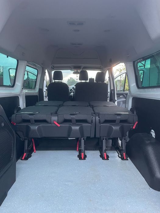Ford Transit Custom  2,2  8+1.    .2015