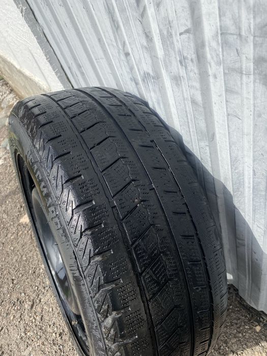 Продам зимнюю резину с дисками 16