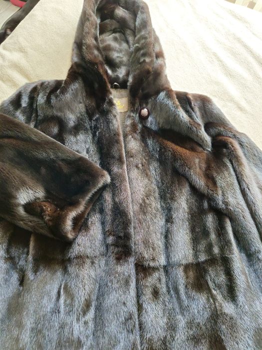 Продам шубу норковую