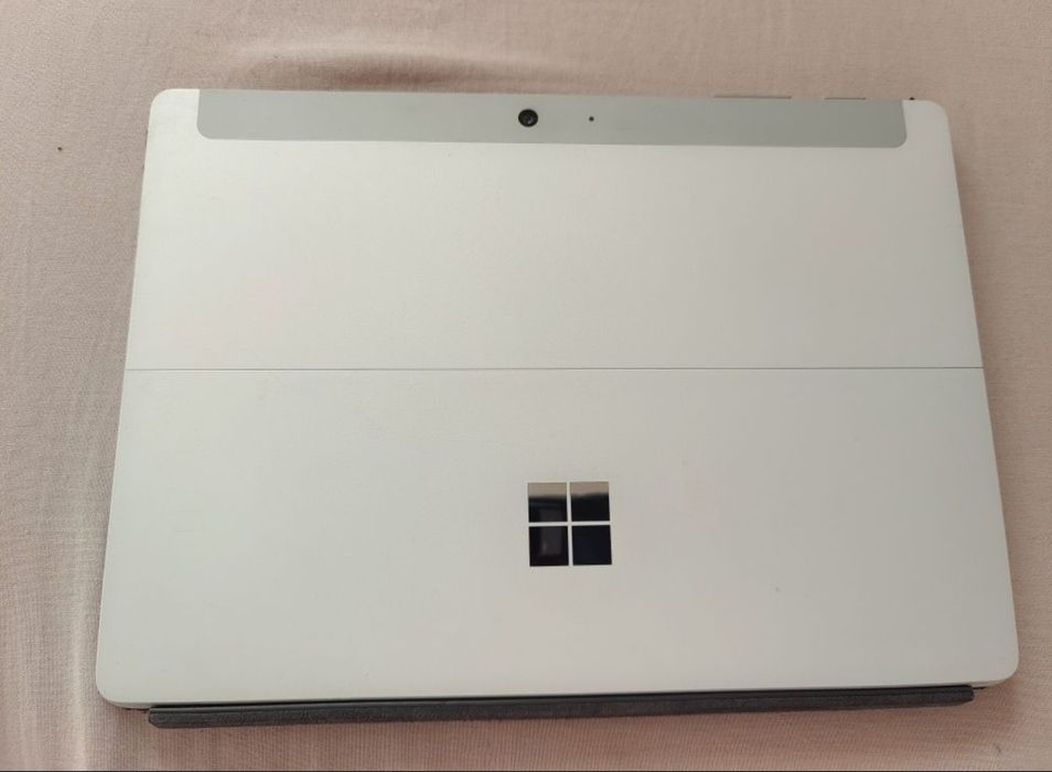 Microsoft surface go 128gb, 8gb ram,intel 4415y,  windows 11