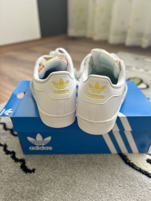 Adidas Superstar