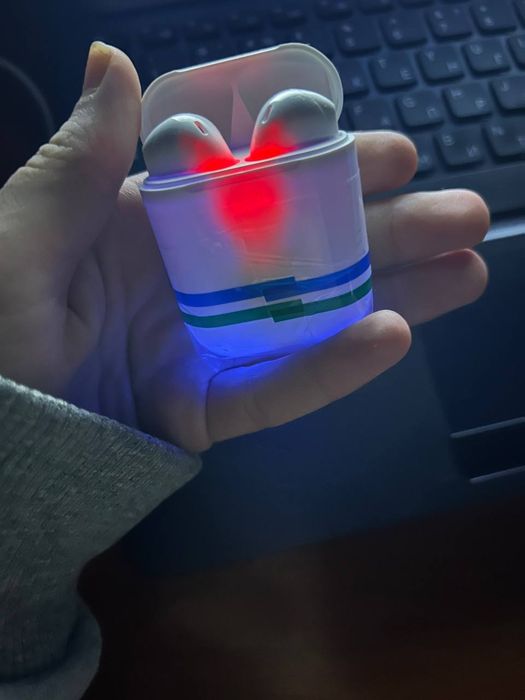 Air Pods yangi noviy