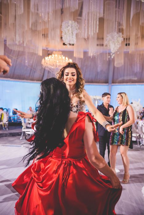 Dansatori profesionisti