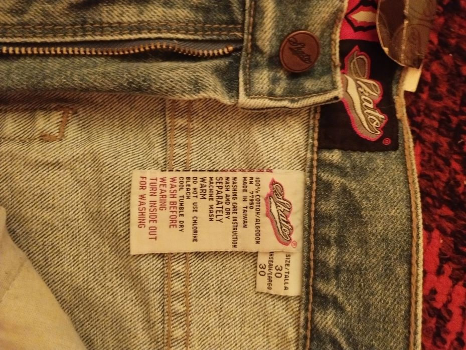 Продаю мужские джинсы