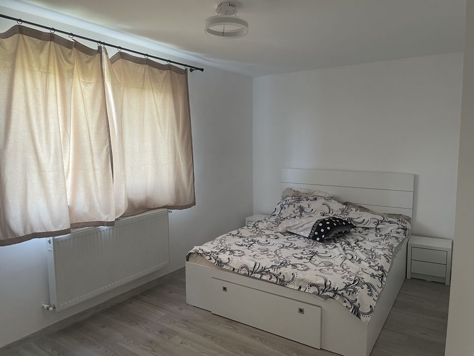 Inchiriez casa 4 camere