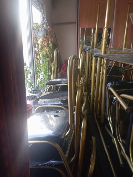 Комплект 1 стол 4 стула 600.000