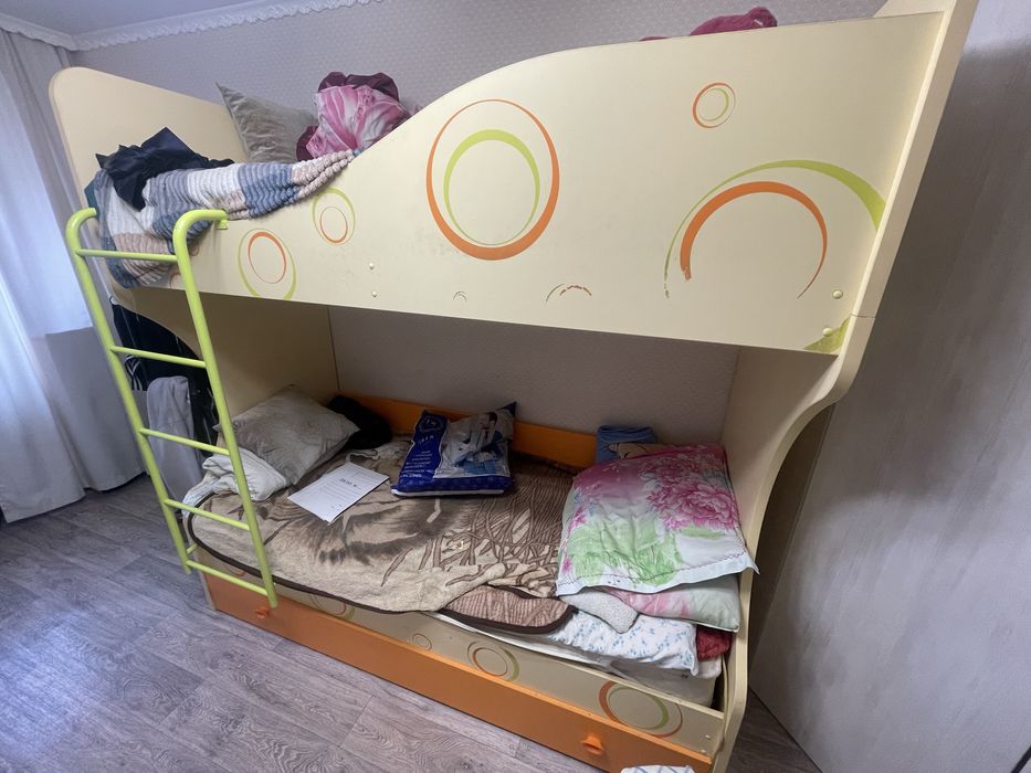 Двухярусная кровать