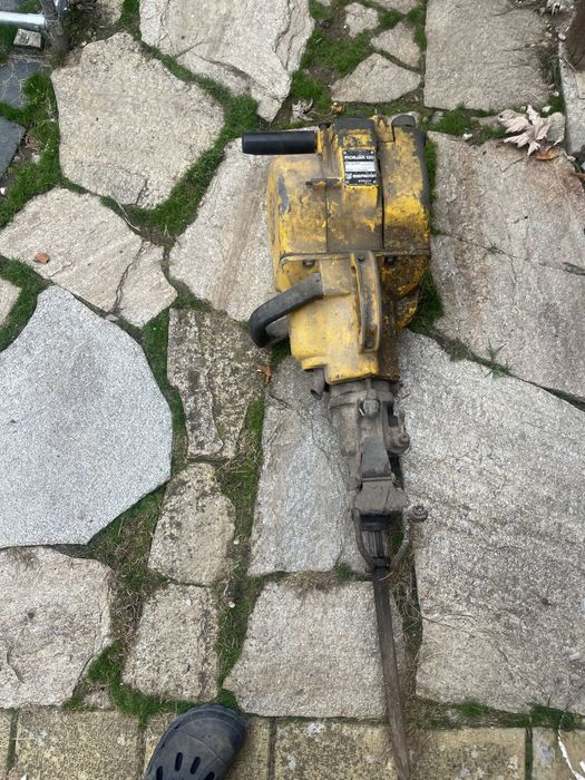 Продавам Бензинов къртач BEREMA PIONJAR 120