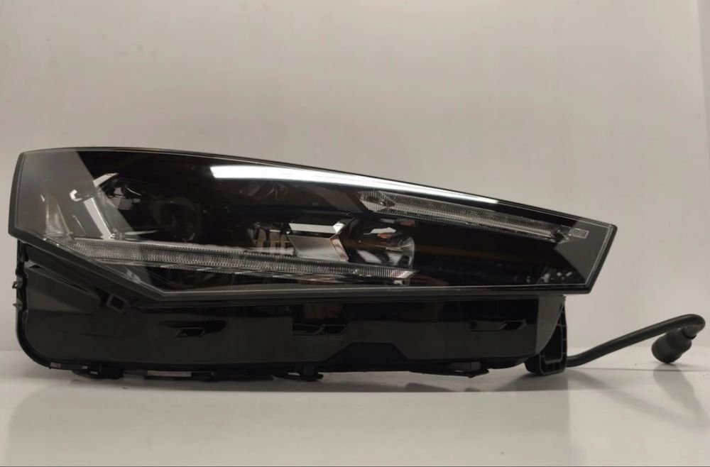 Ляв и десен фар за Шкода Скала кристал лед фейс  SKODA SCALA LIFT FULL LED 665941016A и 655941015A