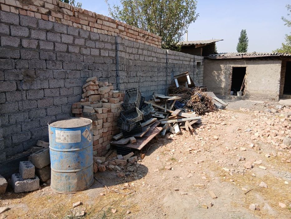 Кибрай тарафда ер сотилади