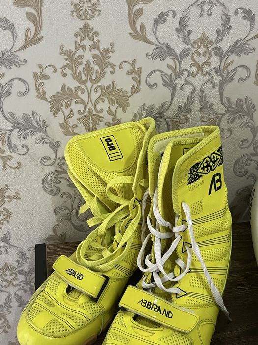 Шлем, оригинал перчатка, боксерка