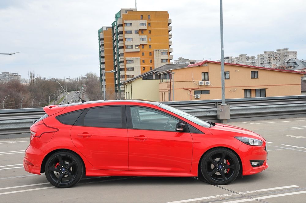 Vand Ford Focus, 2.0 Tdci -Red & Black edition - 2016 - 150cp-euro6, fara adblue. Accept variante - motor mic , de oras, pe benzina
