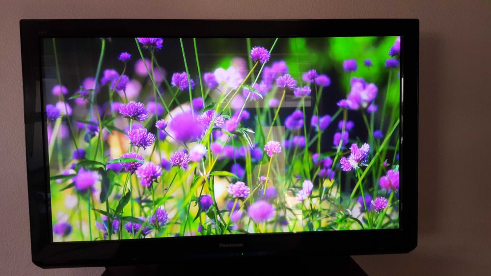 Panasonik TX-PR42U30