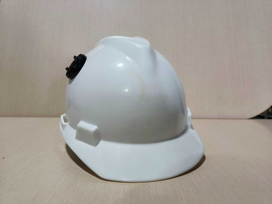 Каски на продажу