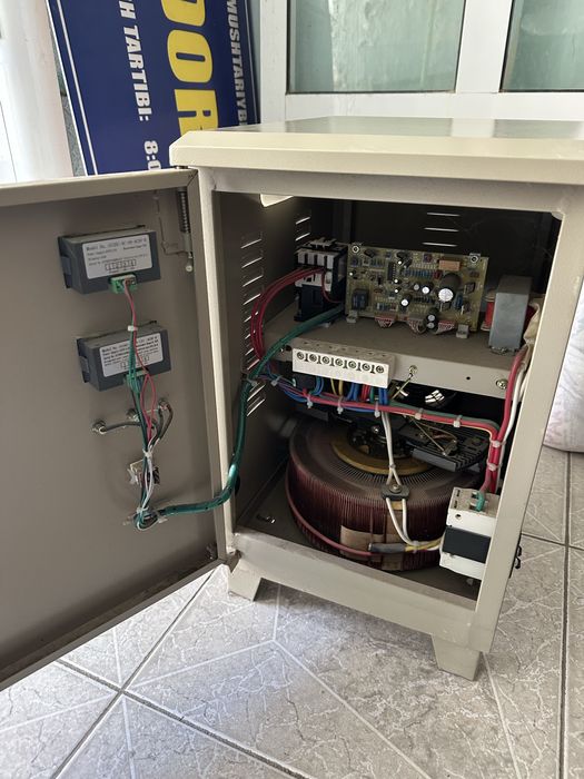 Стабилизатор напряжения Андели SVC-D10000VA