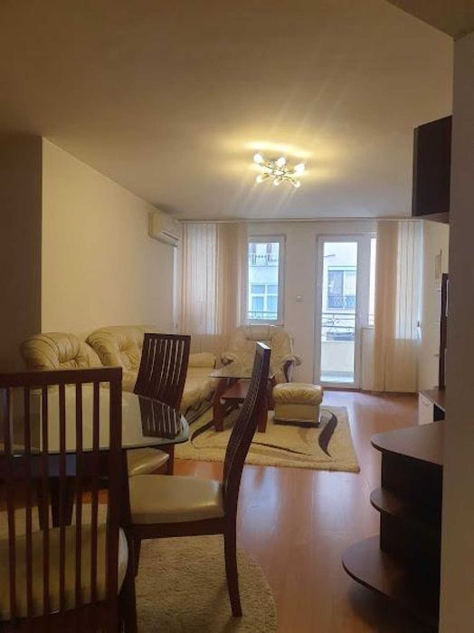 Дава се под наем Тристаен апартамент в Пловдив, Кършияка - 100 кв.м за 498.27 € - Снимка #2